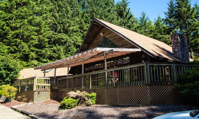 Florence Cabin | South Jetty RV & Camping Resort