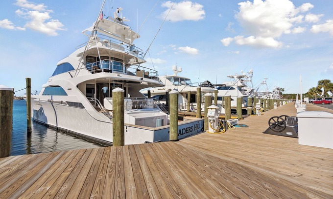 Upper Grand Lagoon House | South Point Marina! Bay Point + Views, Golf, Neons