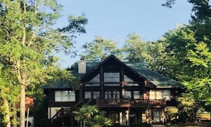 Chapin House | Southern Comfort-a true vacation home & dog friendly w/optional pontoon rental.