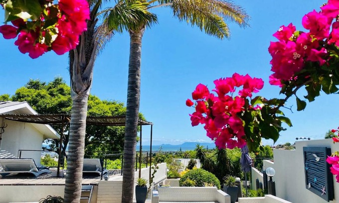 Somerset West House | Southern Cross Guesthouse