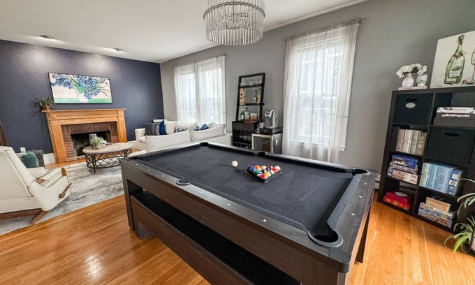 Columbus Park - Andrew Square Condo | Southie Condo - Near Subway - Bring Pets - Pool Table