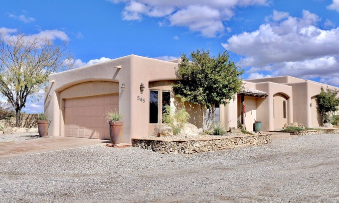 Las Cruces House | Southwestern Comfort Stay