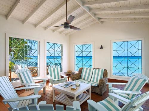 Mullins Beach House | Southwinds Beach House is a 3 bedroom with exquisite sea views