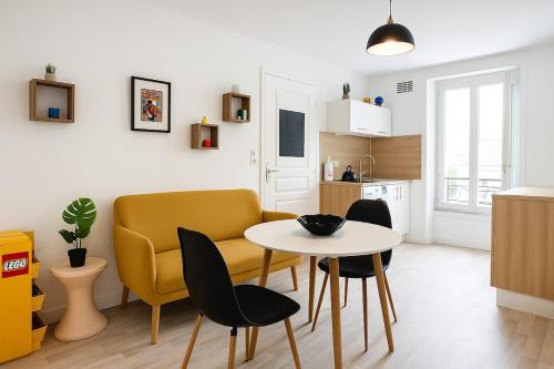 Madeleine - Saint-Leonard Apartment | Souvenirs d'enfance-La Bonne Marienne-La Madeleine