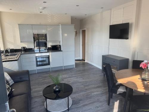 Keighley Apartment | Sovereign House Apartment with private car park
