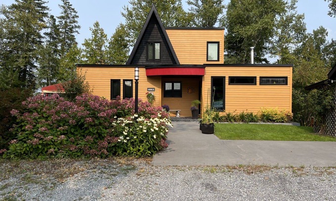 Pohenegamook Ski Chalet | Spa and Lake - Chalet Joy-o