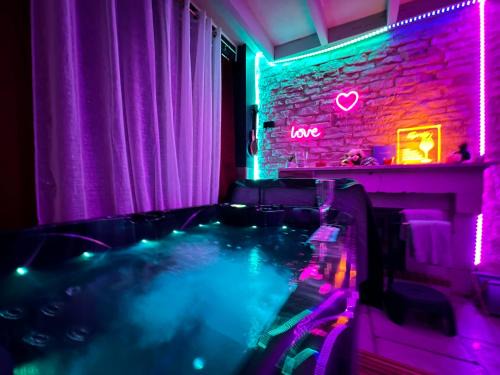 Avanton House | Spa, gite à 5 min du Futuroscope