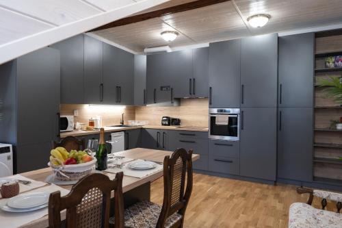 City Centre Apartment | Spa Jewel - Stylish Flat in the Center! with Sauna