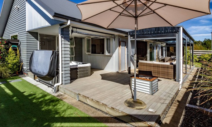 National Park Village House | Spa Pool Serenity - National Park Holiday Home