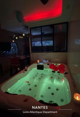 Plessis Tison Apartment | Spa relaxing