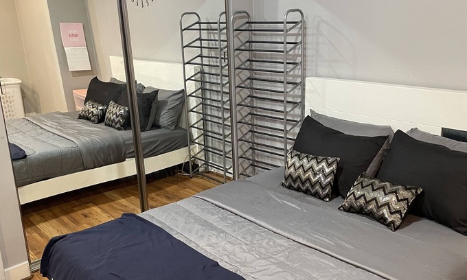 Koreatown Apartment | Spacious 1bd in heart of LA (with parking)