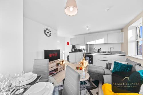 Killingbeck House | Spacious 2-Bed House, Free Parking, Fast Wi-Fi, Netflix, Contractors Welcome
