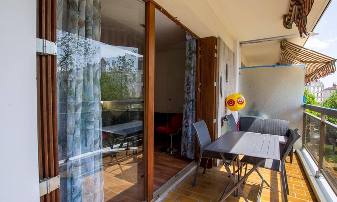 Perigueux Apartment | Spacious 2-bedroom apartment in the heart of Périgueux with modern amenities