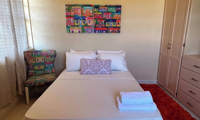 Clermont Apartment | Spacious 2-bedroom estate in charming Warrens with AC, WiFi