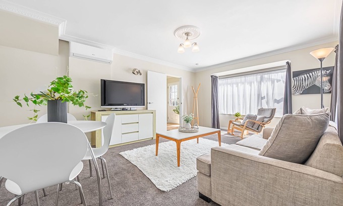 Waterloo Apartment | Spacious 2 Bedroom Townhouse