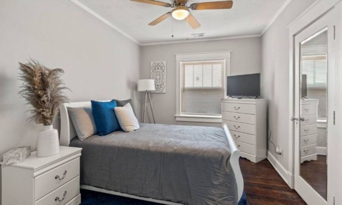 Riverview Apartment | Spacious 2 Bedroom 10 minutes from downtown Kansas City