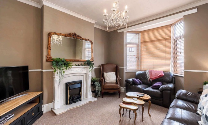 Barton-upon-Humber House | Spacious 2 Bedroom Home in Barton-upon-Humber