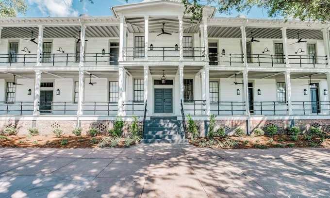 Tybee Island Condo | Spacious 2 King Bedroom Condo with Pool