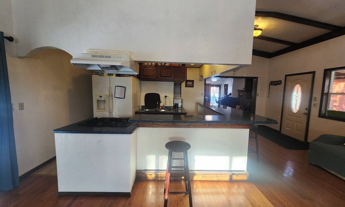 Tanaina House | Spacious ~2600 sqft 5-bedroom house in breathtaking Hatchers Pass with WiFi