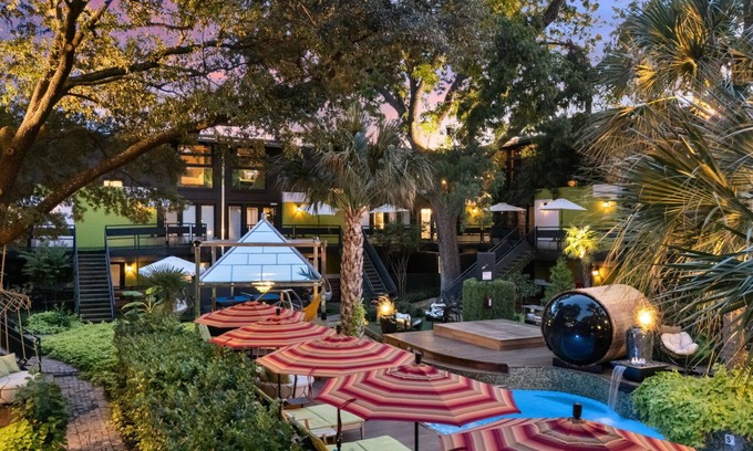 Lower Greenville Condo | Spacious 2BR/1.5BA condo in Lower Greenville featuring resort-style amenities—pool, hot tub, sauna, and courtyard—just steps from top dining, shopping, and nightlife.
