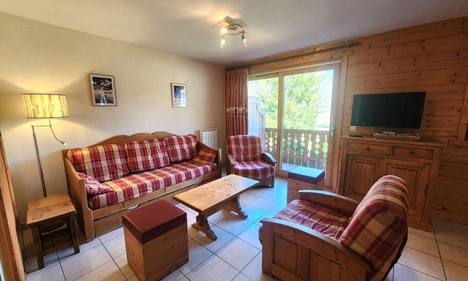 Samoens Apartment | Spacious 2BR + Cabin Near Ski Lifts, Lake, Pool - Résidence le Pas au Loup