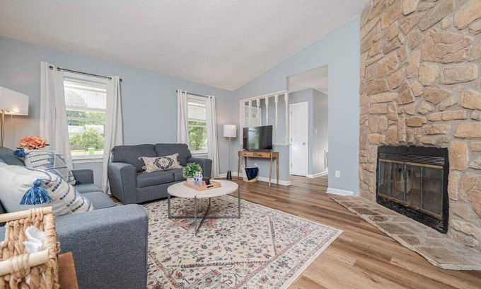 Northeast Raleigh House | Spacious|3 Bdrm|2 Ba|One Level|Pets Allowed