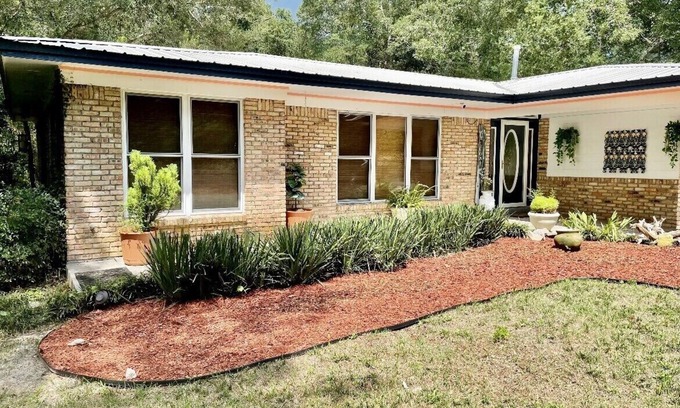 Shalimar House | Spacious 3 bed 3 bath with Game-room, Sleeps 8