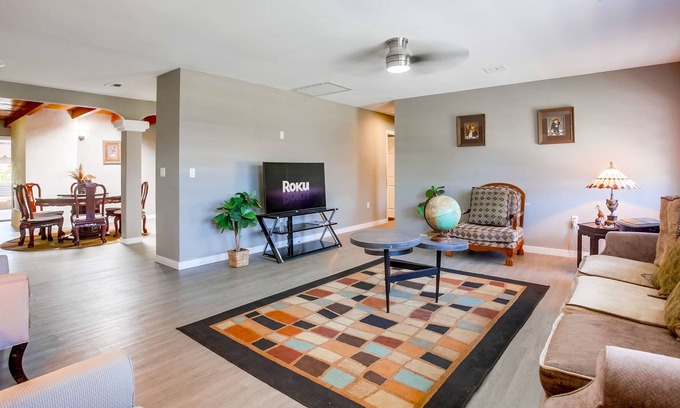 Bay Ho House | Spacious 3-Bedroom Home w Garage, Back Yard & Baby Crib. Available Now!