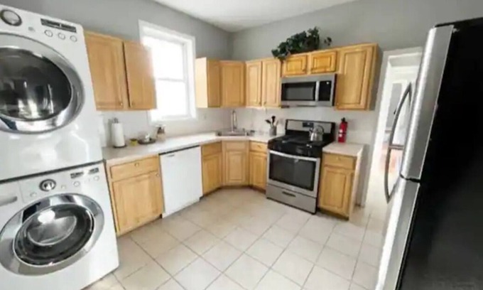 North Bergen Apartment | Spacious 3-bedroom apartment in superb North Bergen-Elephante
