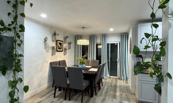 Walnut Creek Condo | Spacious 3-bedroom condo in lovely Walnut Creek with WiFi, AC