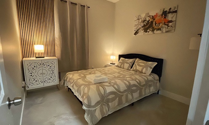 The Heights House | Spacious 3 bedrooms townhome in amazing Jersey City with AC, WiFi Near NYC
