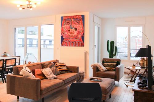 Les Puces de Saint-Ouen Apartment | Spacious 3 Bedrooms with Terrace Saint Ouen