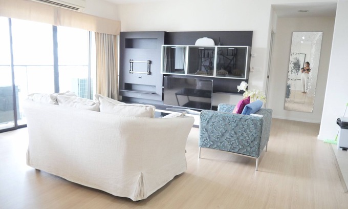 Ratchaprasong Apartment | Spacious 3 beds 3 baths in heart of Bangkok near BTS Ploenchit & Central Embassy