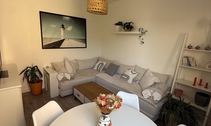 Asnieres-sur-Seine Apartment | Spacious 3-room apartment for 5 people, near Paris and its surroundings