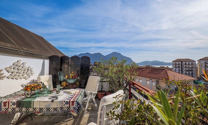 Intra Apartment | Spacious 3-room apartment with 2 bathrooms, 3 balconies & beautiful lake view
