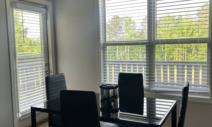 Adairsville House | Spacious 3 Story house near ATL with Balcony , Home Gym & More