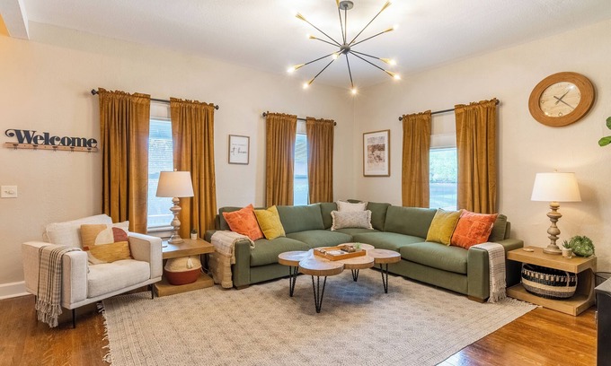 Westport House | Spacious 3BR/3BA Westport Home | House 28