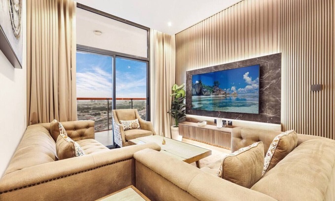 Jadaf Apartment | Spacious 3BR Family Stay with Balcony Views of Burj and City Lights