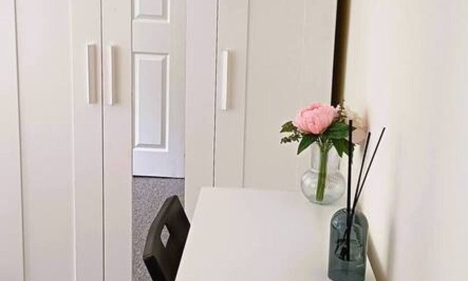 Luton Apartment | Spacious 3BR Home w. Garden & Parking | Sleeps 7 | Near Luton Airport