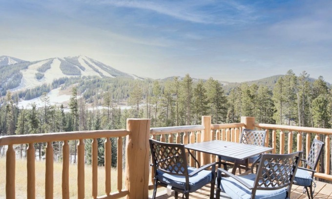 Winter Park House | Spacious 3BR townhouse w/hot tub & garage