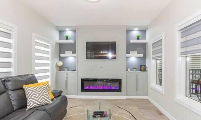 West Edmonton House | Spacious 4-Bdrm Family Retreat w/Modern Amenities