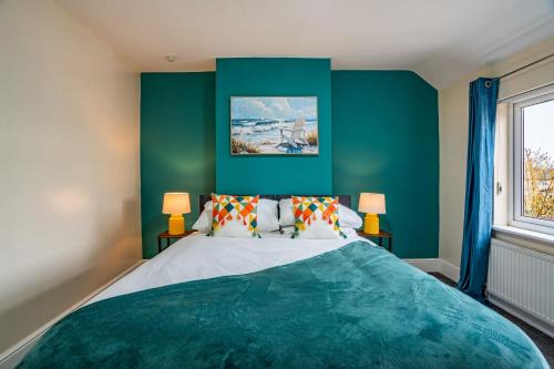 Wyken House | Spacious 4 bed 6 sleeps nr local amenities