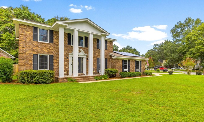 North Charleston House | Spacious 4-bedroom house with AC and WiFi in charming North Charleston