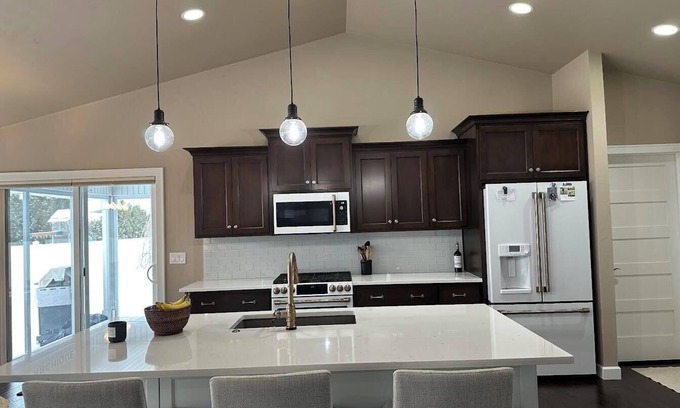 De Pere House | Spacious 4-bedroom, 3.5 bath house, 7 miles from Lambeau, for upcoming NFL draft