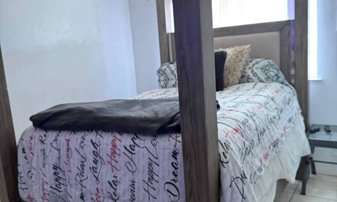 Southwestern Sacramento House | Spacious 4-bedroom house in marvelous Sacramento with WiFi, AC
