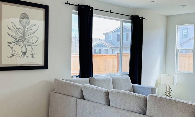 Lathrop House | Spacious 4-bedroom house with WiFi and AC