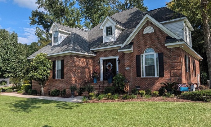 Conway House | Spacious 4-bedroom house with Hot Tub in charming Conway