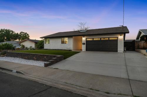El Cajon House | Spacious 4-bedroom house in awesome El Cajon with AC