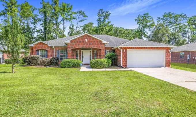 Foley House | Spacious 4 bedroom house by OWA & Tanger Outlets, 15 mins from Beaches