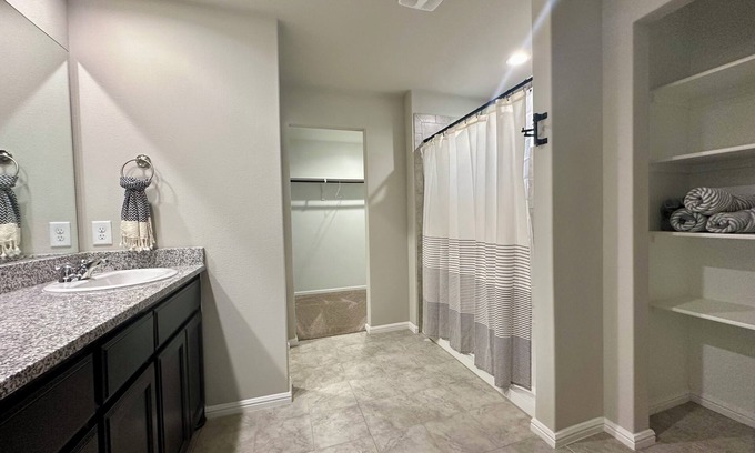 Odessa House | Spacious 4-bedroom house in peaceful Odessa with AC